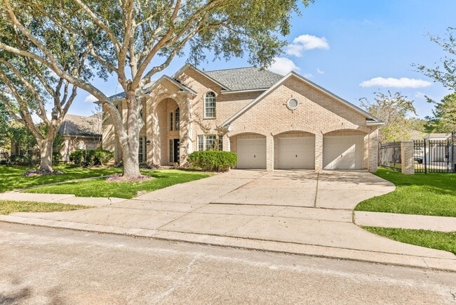 Photo - 14910 Lake Woodbridge Ct