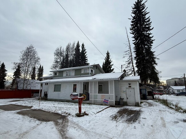 Building Photo - 4th Ave Unit 2