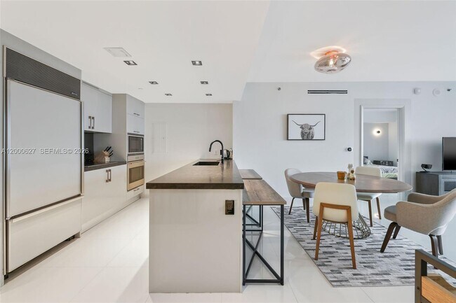 Photo - 465 Brickell Ave Unidad 1805