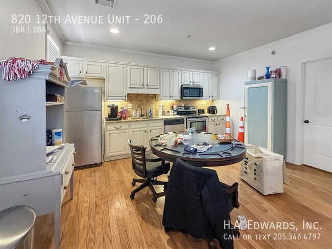 Photo - 820 12th Ave Unit 206