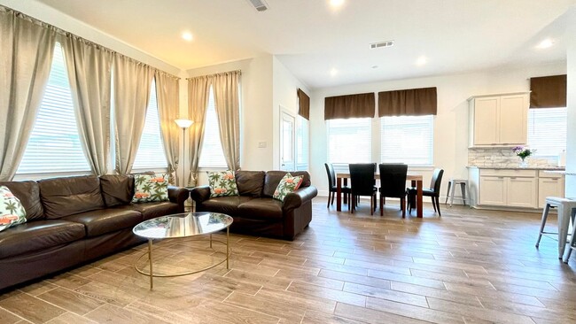 Building Photo - 4516 Bartagrass Dr Rental