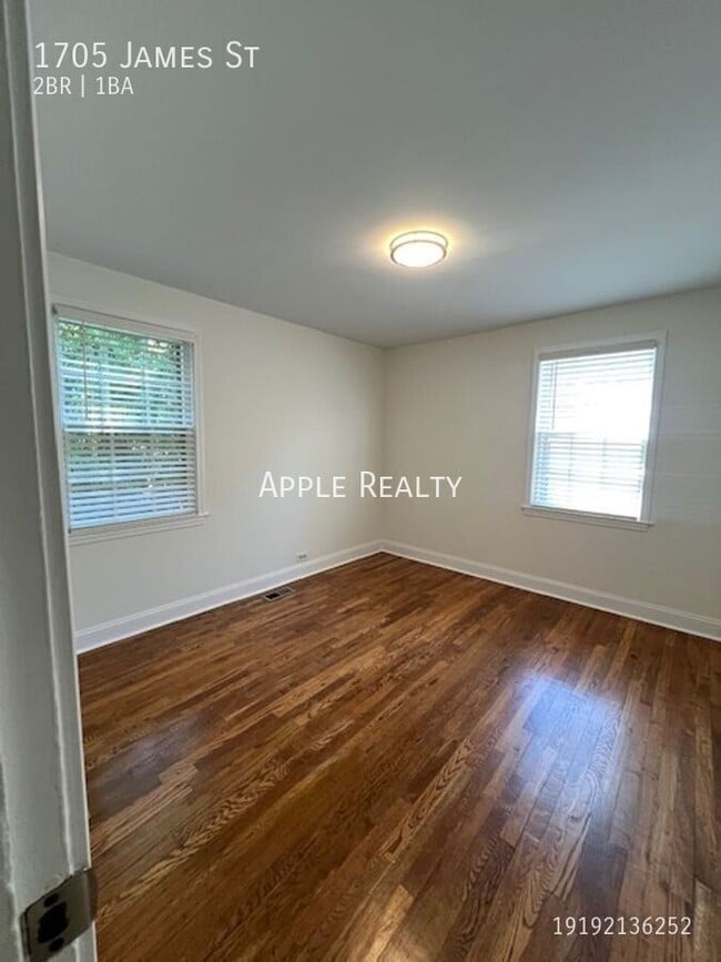 Photo - 1705 James St