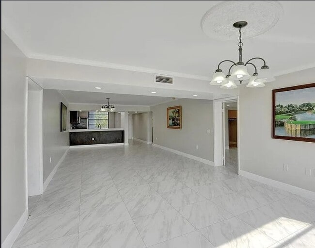 Photo - 1512 Whitehall Dr Unit 303