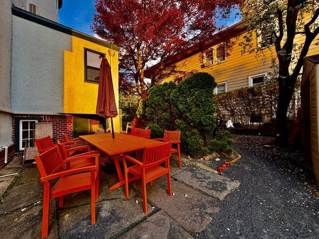 Photo - 225 N Broadway