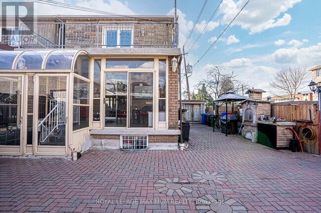 Photo - 641 Caledonia Rd