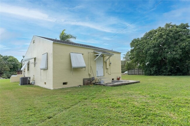 27 NW 21st St