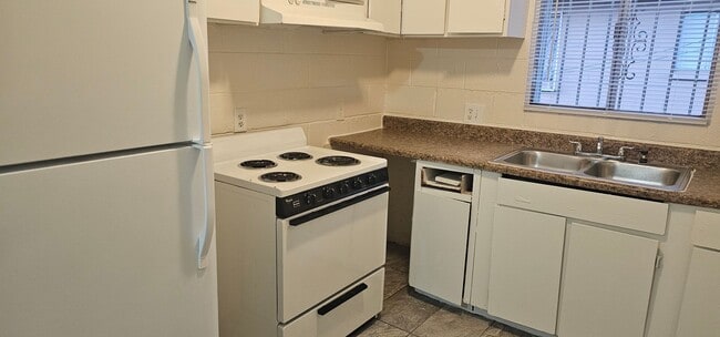 Photo - 4p1933 Unit C