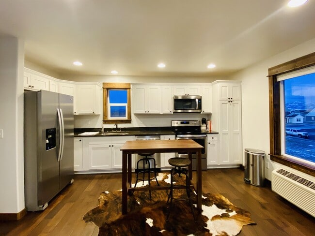 Photo - 141 Caitlin Rd