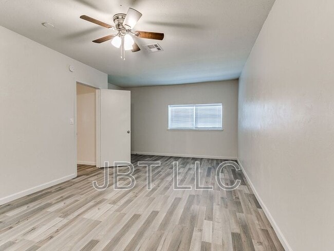 Photo - 4416 Meadowoak Dr