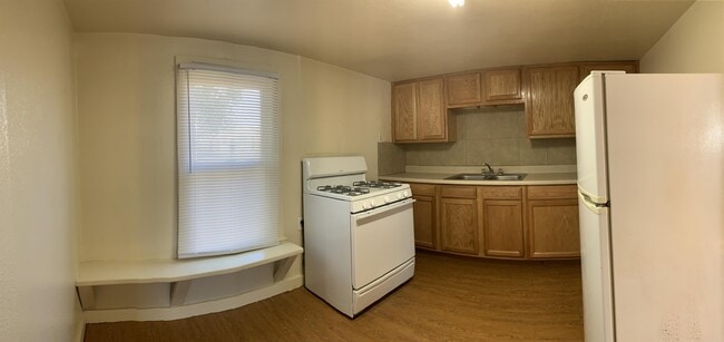 Photo - 916 Axtell St