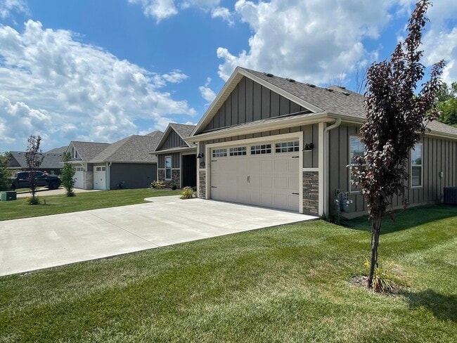 Photo - 1451 Spring Mountain Dr