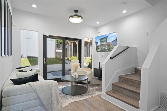 Photo - 3120 Godby Rd