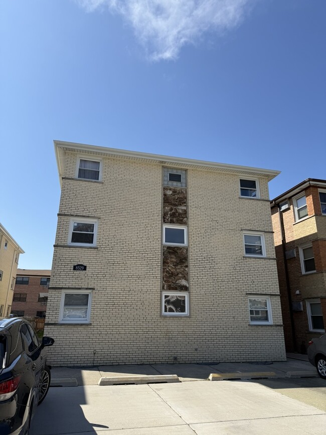 Photo - 8529 W Catalpa Ave House