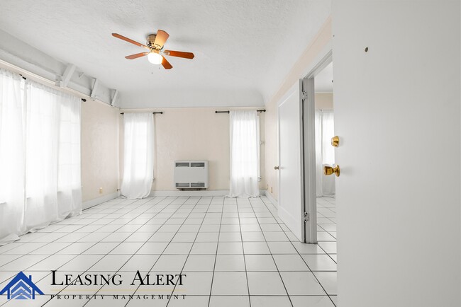 Photo - 108 S Cummings St