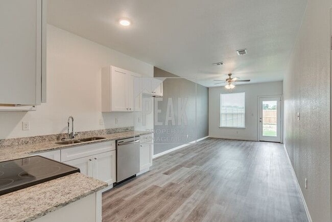 Photo - $1630! 3 Bed 2 1/2 Bath home in FORT WORTH!