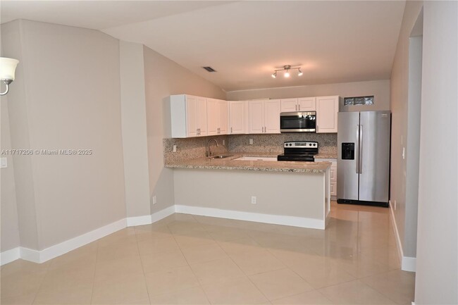 Photo - 17501 SW 142nd Ct Apartamento Unidad 17501