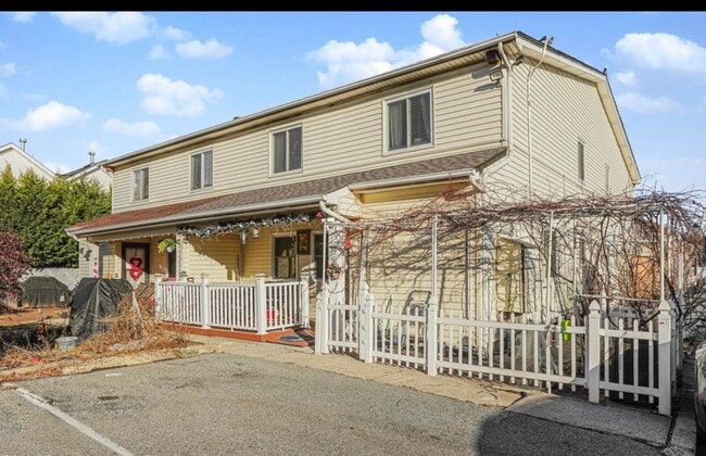 Photo - 31 Greentree Ln