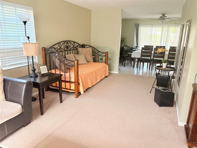 Photo - 60 SW 5th Ave