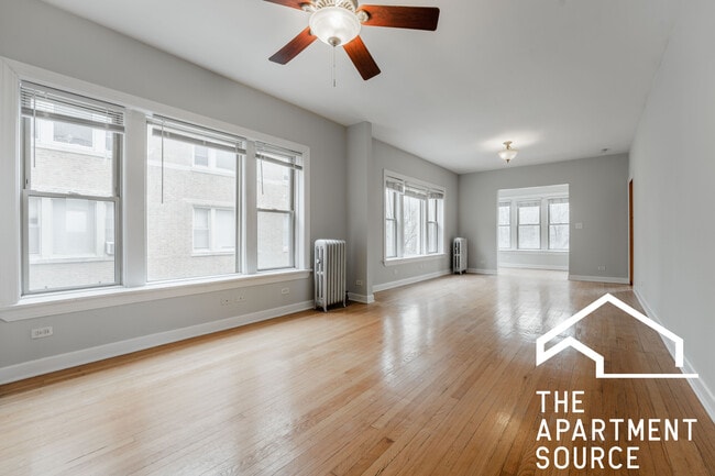 Photo - 1952 W Leland Ave Unit 2