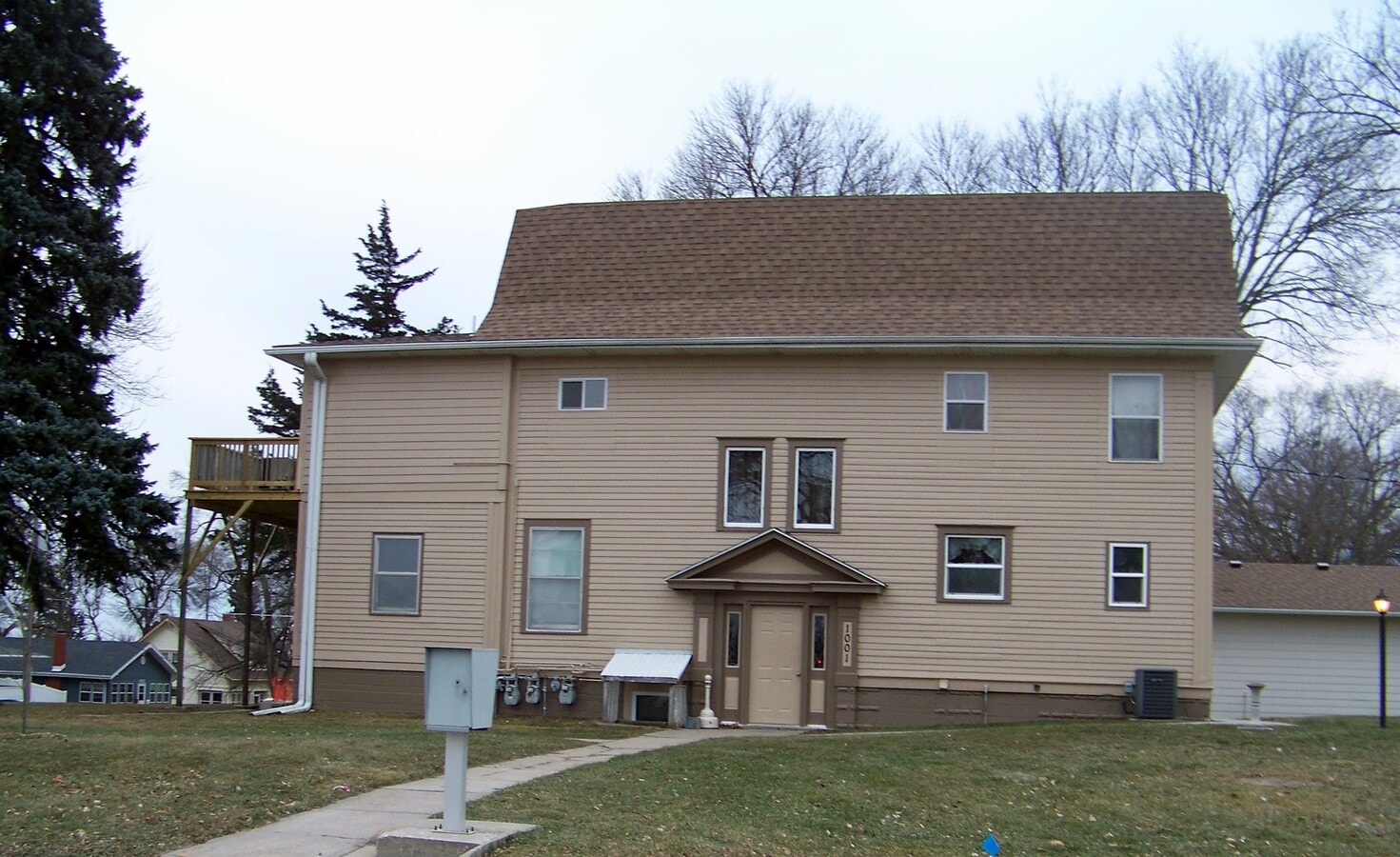 Sólo la unidad 2 está abierta - 1001 Elm Ave Unidad 2