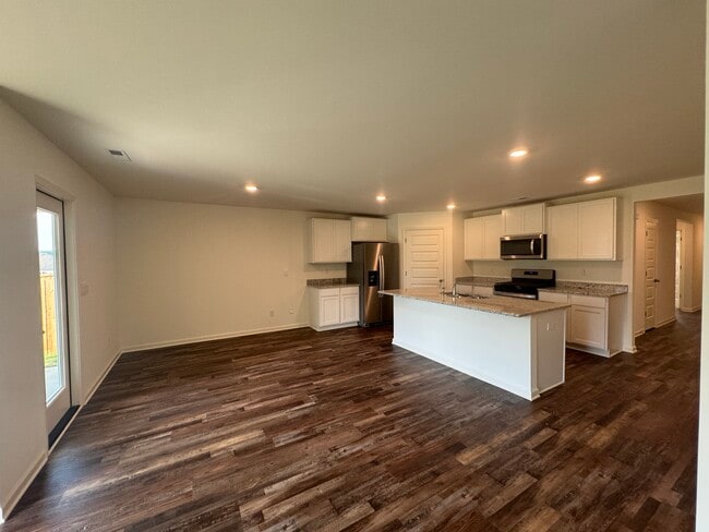 Photo - 216 Brooks Ln