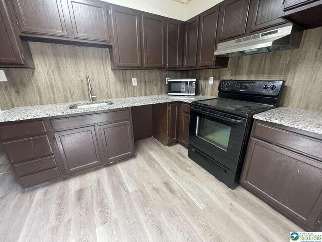 Photo - 917 Center St