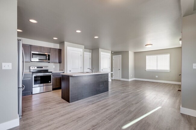 Photo - 3037 Catron St Unidad Catron A