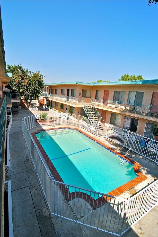 Pool - Parthenia Gardens