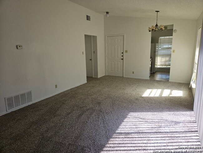 5319 Ashbury Dr