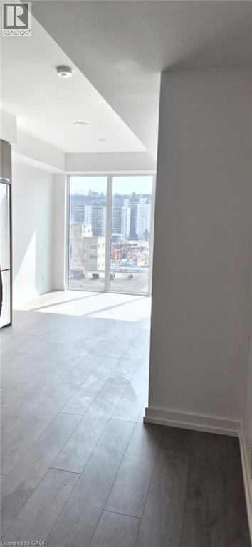 Photo - 75 James St S Unit 818