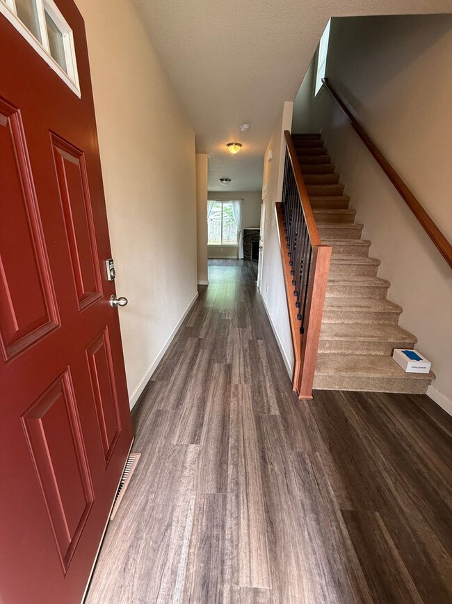 Photo - Gorgeous 4Bd/2.5Ba Craftsman Home in East Vancouver!