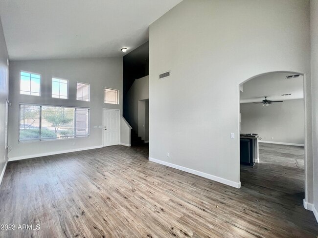 Photo - 837 W Ivanhoe St