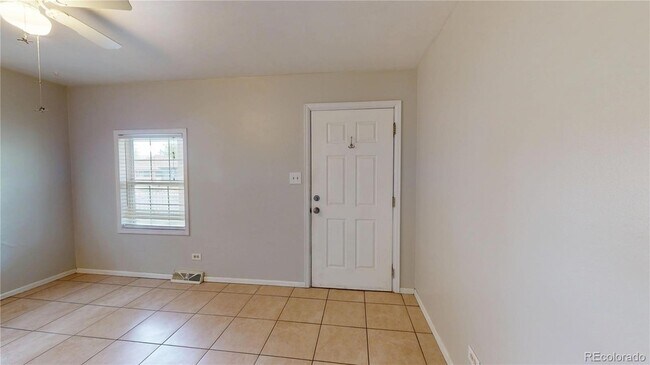 810 Lowell Blvd