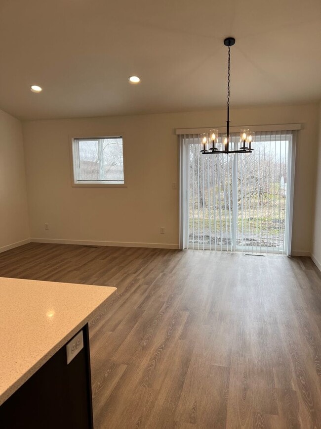 Photo - 4 Bed 2 Bath Twin Home