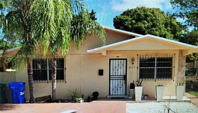 Building Photo - 2829 SW 38th Ct Unit 2829