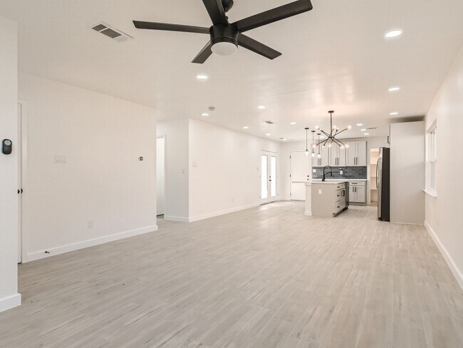 Photo - 8416 Maine Dr