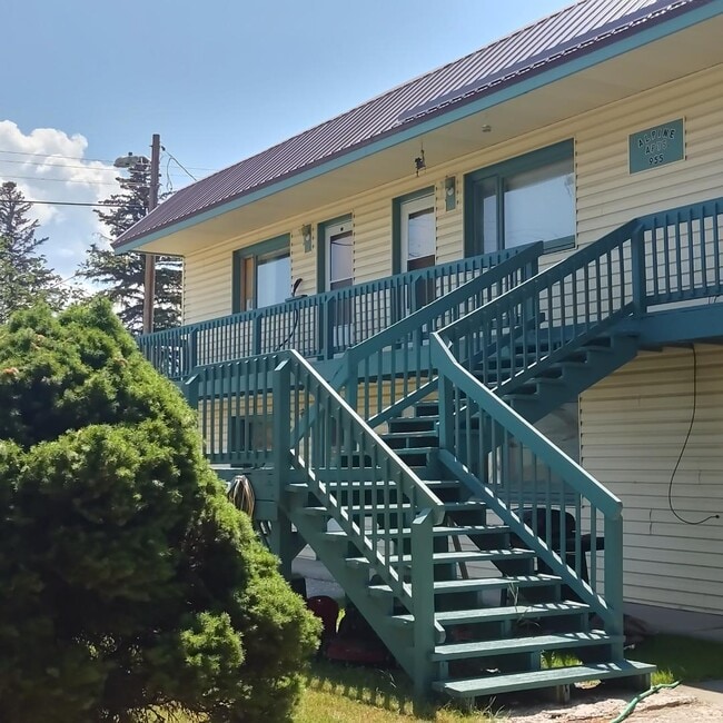 Photo - 955 6th Ave E