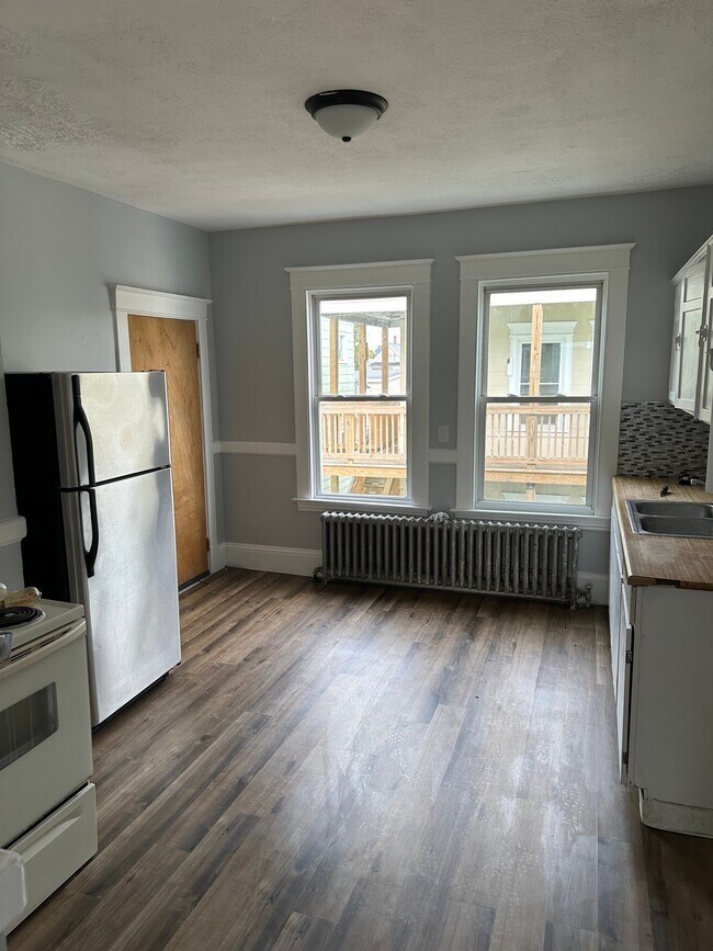 Photo - 124 Pine St Unit 2