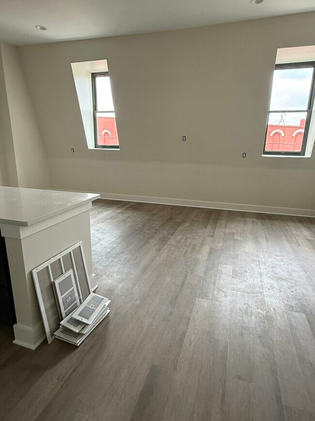 Photo - 106 E Erie St Unit 3C