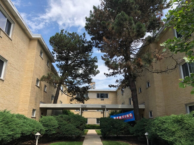 Building Photo - 1116 Greenleaf Ave Unit 1G