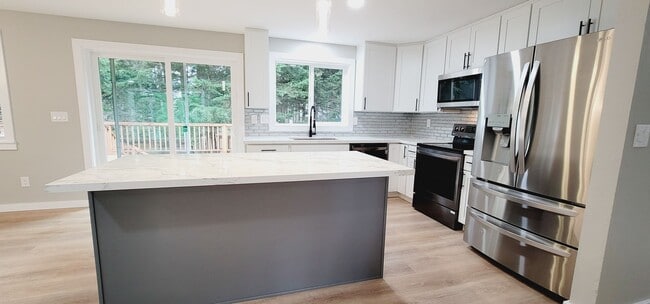 Photo - Stunning 4 bedroom House in an amazing location of Puyallup!