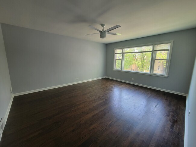 Photo - 6335 N Francisco Ave Unit 2S