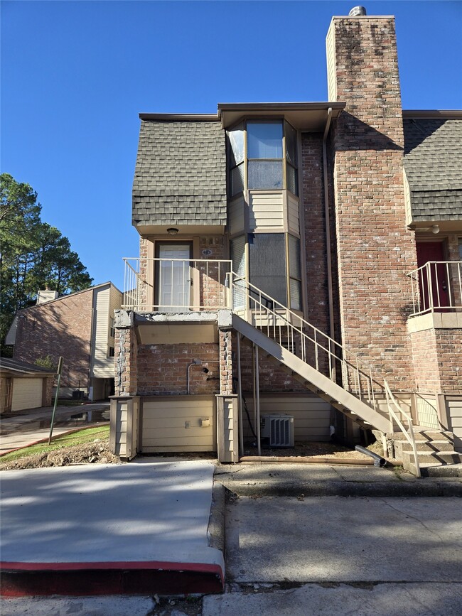 Building Photo - 1919 Place Rebecca Ln Unit H8