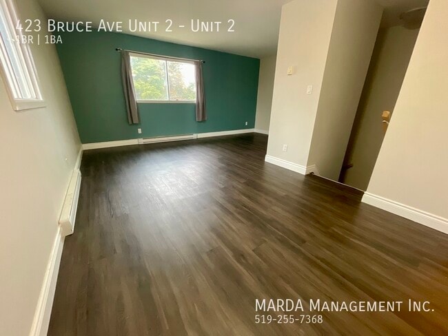 Building Photo - SPACIOUS & UPDATED 1 BED/1BATH APARTMENT! ... Unit 2