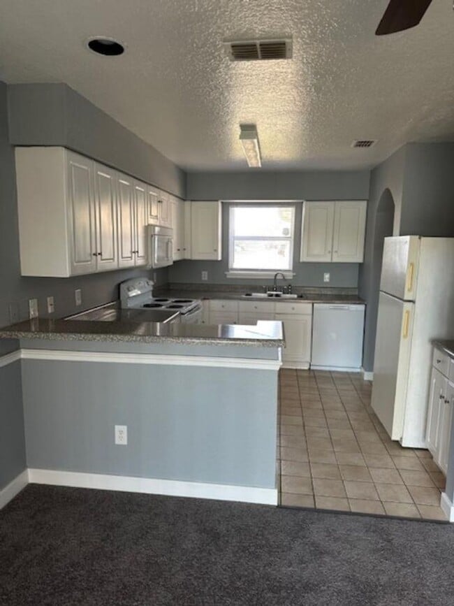 Photo - Spacious Townhome  with Stunning Water Views