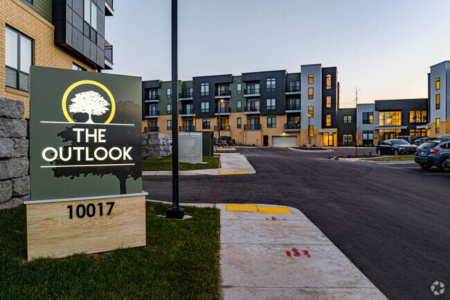 Front Entry Sign - The Outlook at 1000 Oaks Rental