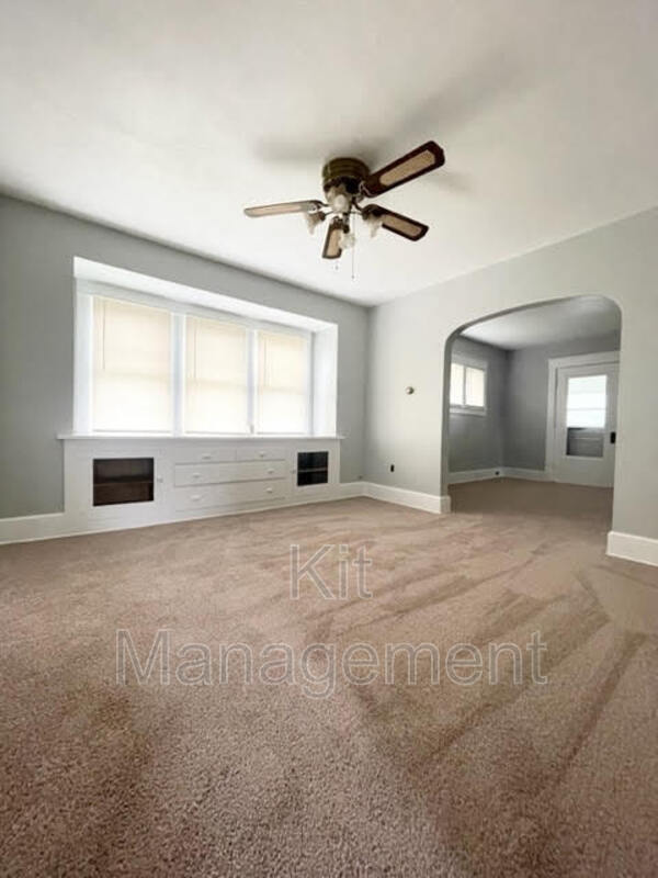 Photo - 933 Eleanor Unidad Upper