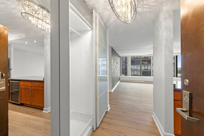 Photo - 5455 N Sheridan Rd Unit 908