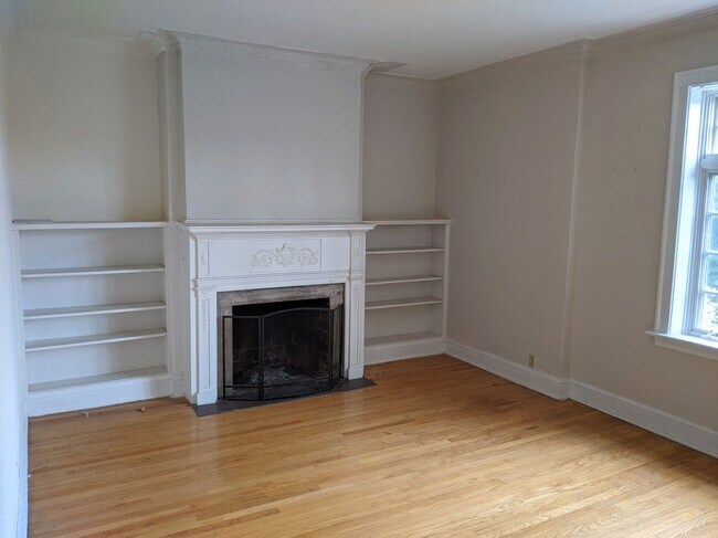 Photo - 1452 Oak Ave