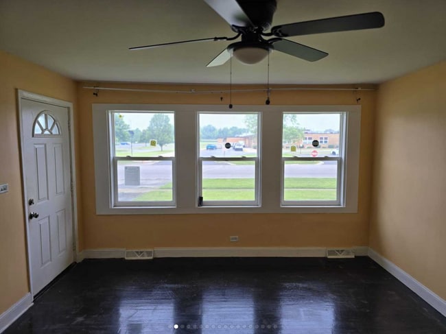Photo - Charming 3-Bedroom Ranch with Modern Updat...